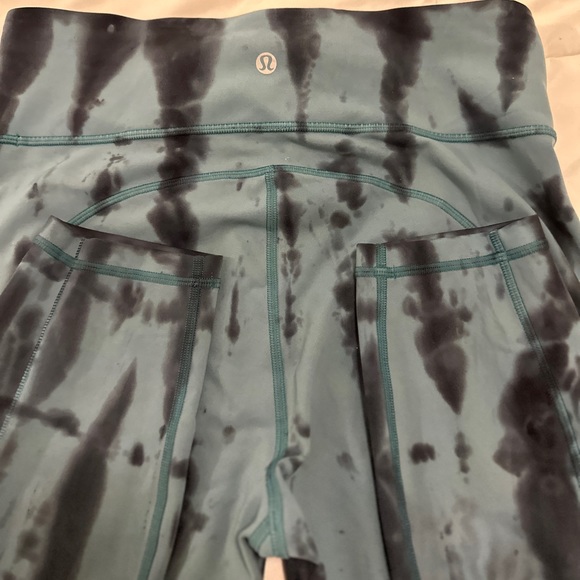 Lululemon legging - Picture 5 of 6